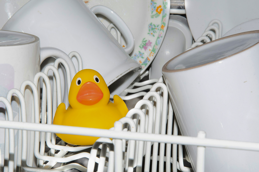 Quiet countertop dishwasher for apartment with no hookup