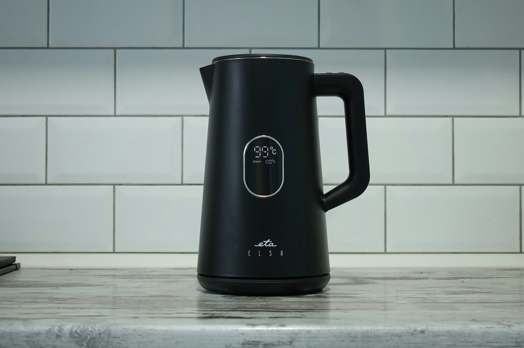 Quiet electric kettle for apartment kitchen